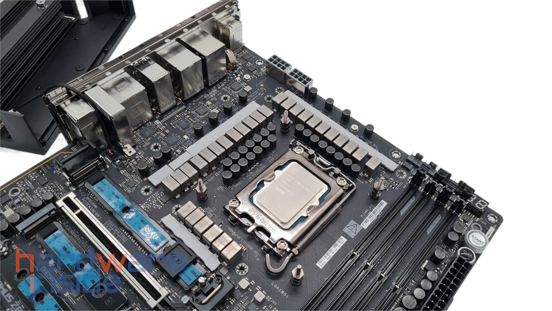 Das ASUS ROG MAXIMUS Z890 HERO setzt auf 27 Phasen in einer 22+1+2+2 Konfiguration